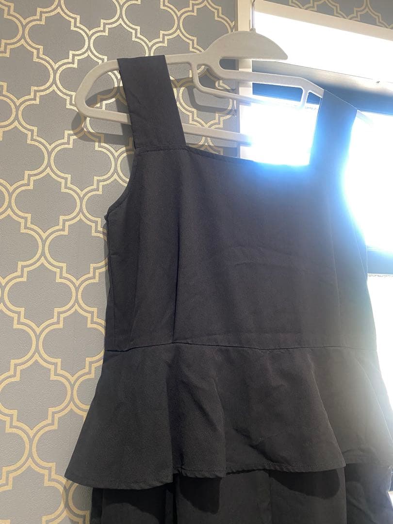 セントルーニー　ペプラムフリルオールインワン