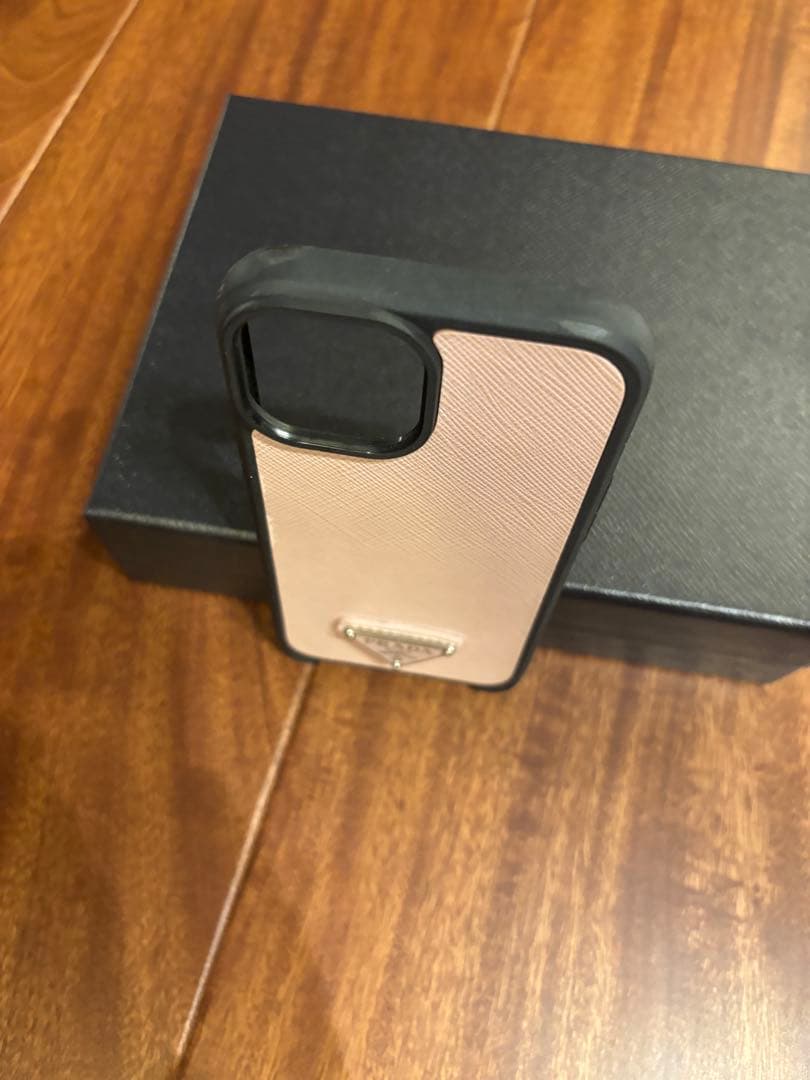 PRADA iPhone15用ケース ピンク