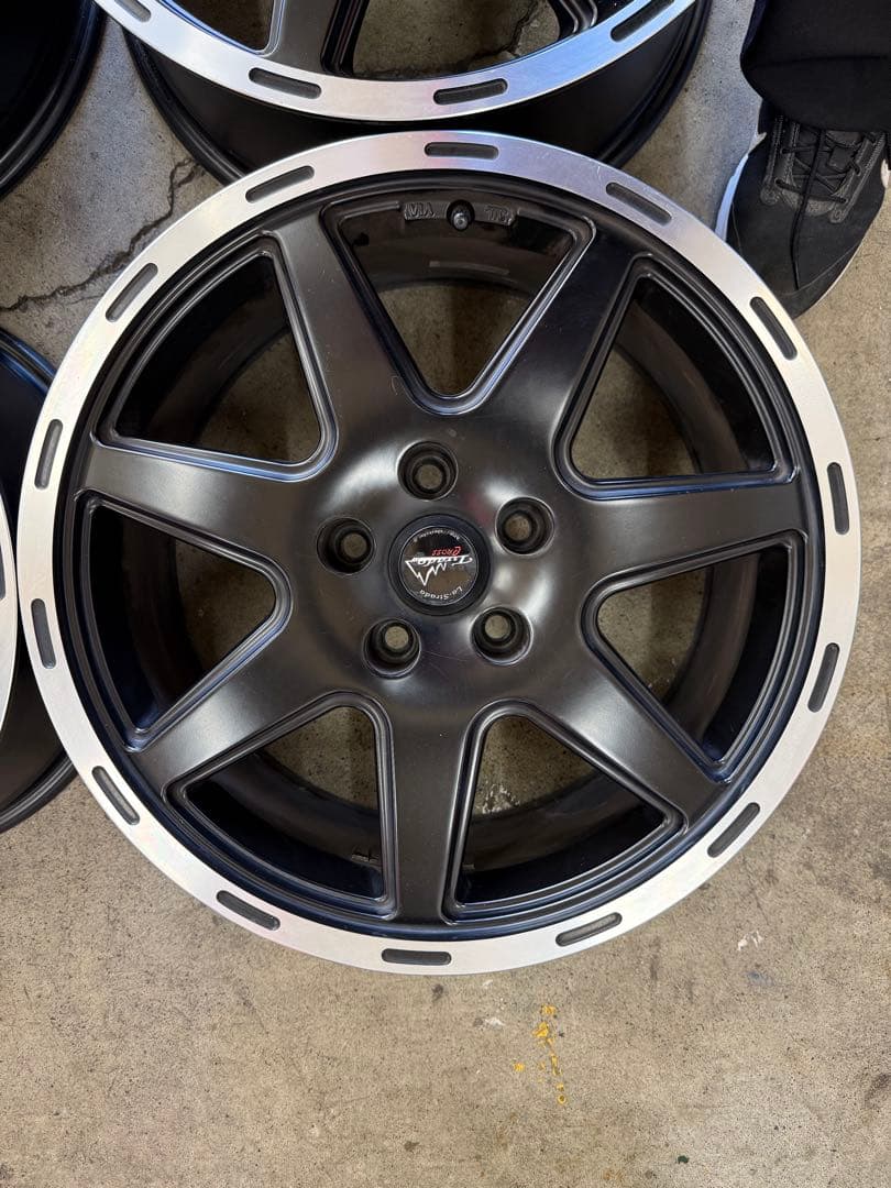 17インチアルミホイール４本 La Strada TIRADO CROSS