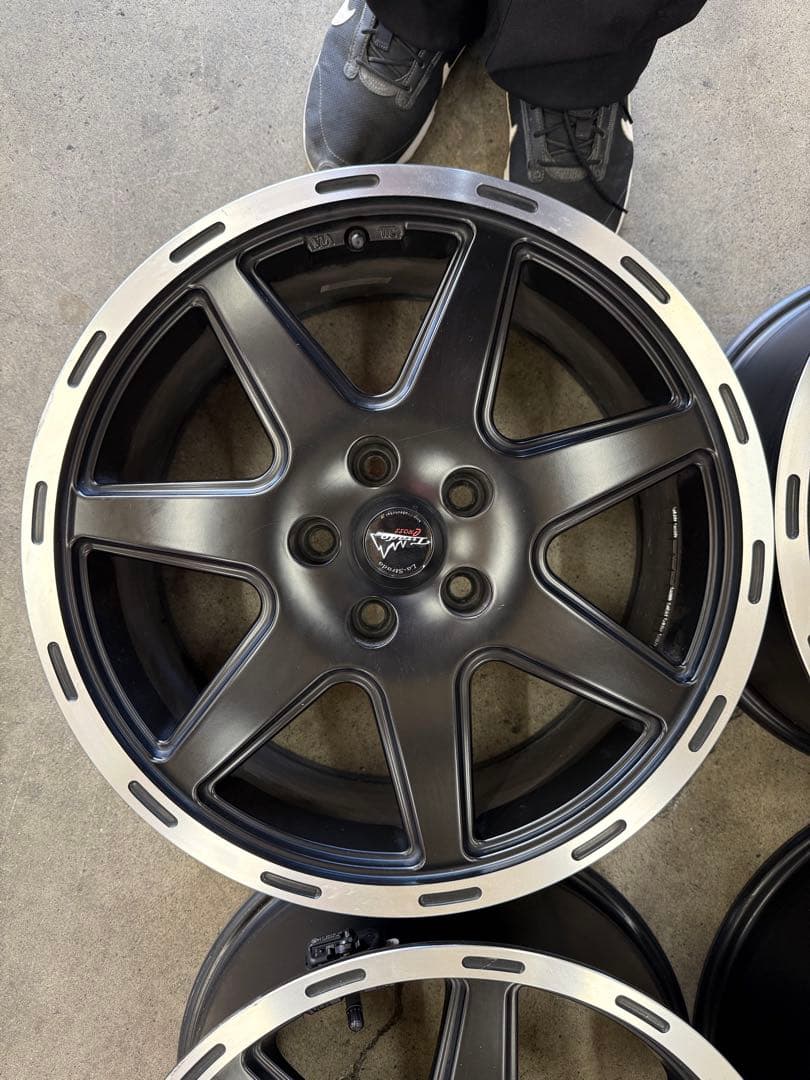 17インチアルミホイール４本 La Strada TIRADO CROSS