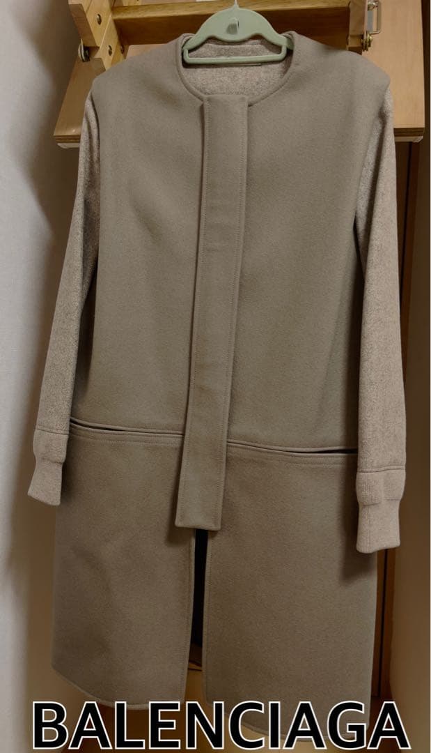 バレンシアガ ベージュ ノーカラー ロングコート M〜Lサイズ感