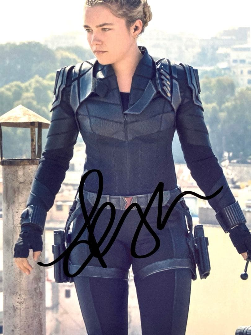 セール中…フローレンス・ピュー直筆サイン入り2Lサイズ写真…