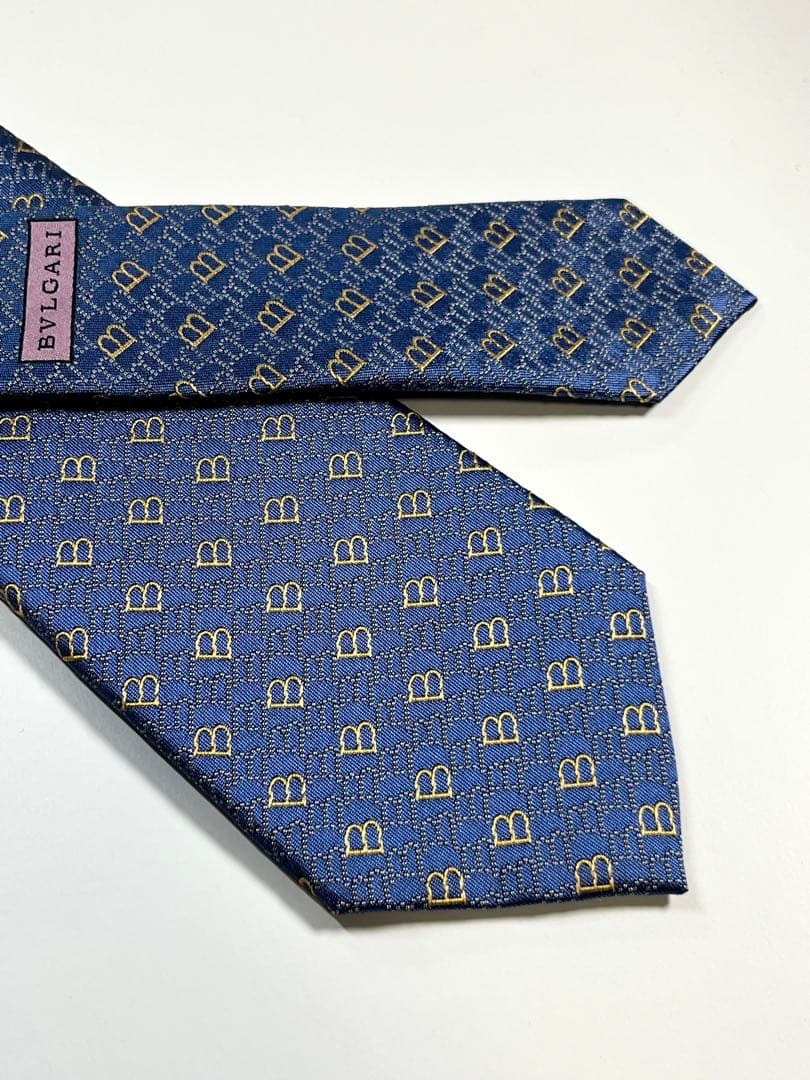 ✨極美品✨ BVLGARI ブルガリ ネクタイ Bロゴ　セッテピエゲ