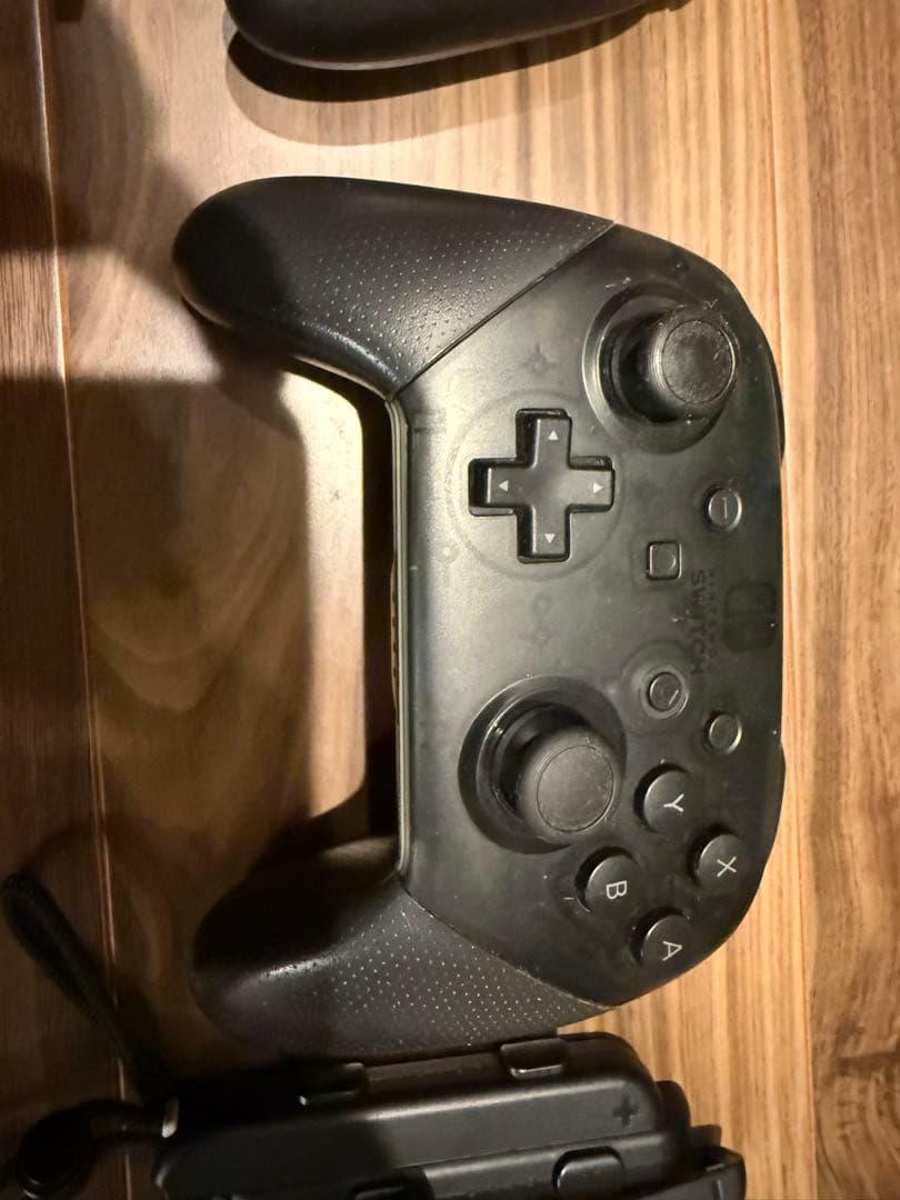 Nintendo Switch 本体＋プロコン＋ソフト2本＋充電器