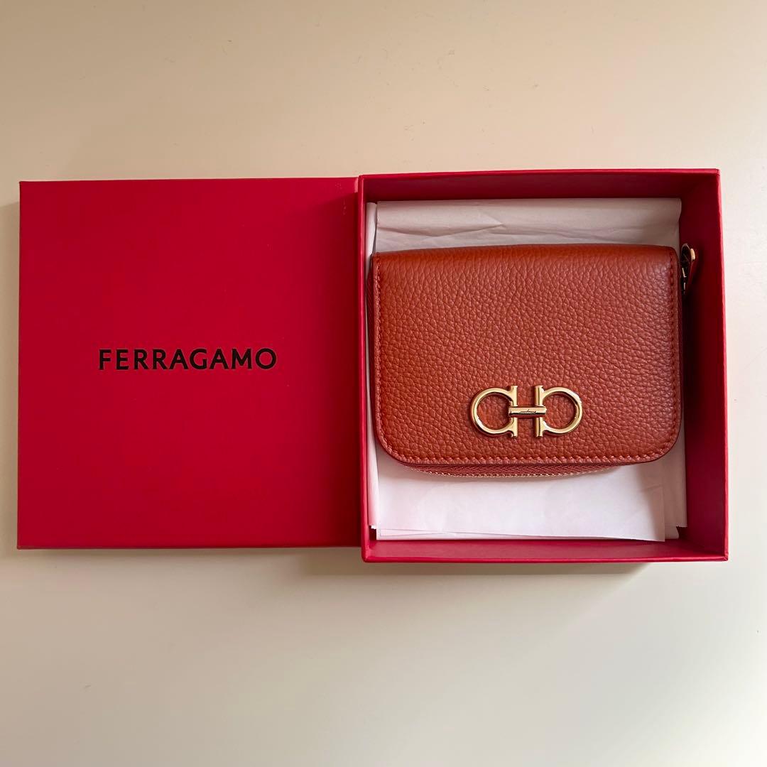 フェラガモ　財布　ケース　カードケース