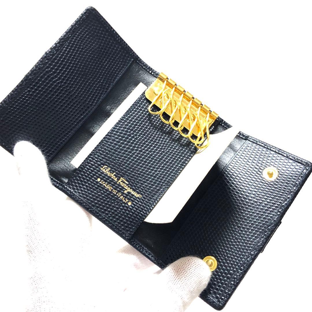 未使用　フェラガモ　キーケース　ヴァラリボン　リザード型押　ネイビー　付属品⭕️