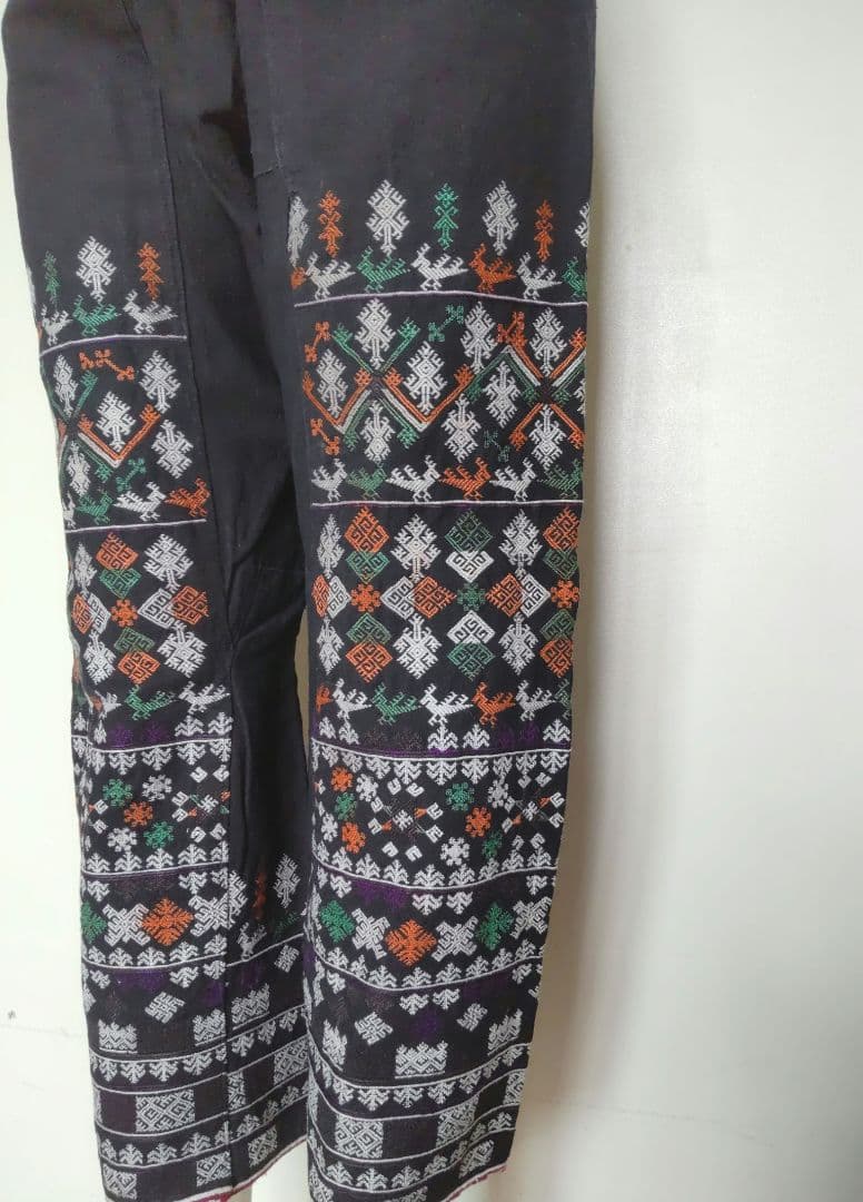 【新品・未使用】ベトナム　ザオ族　ヤオ族　パンツ　ズボン　刺繍　少数民族
