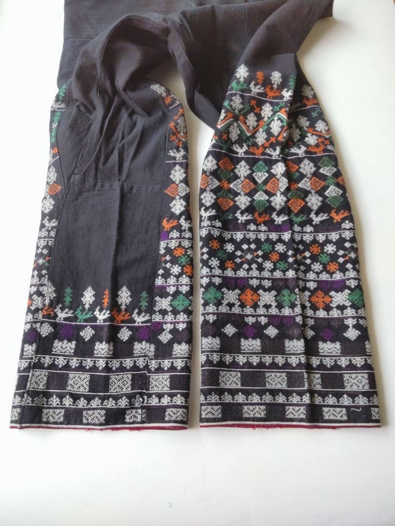 【新品・未使用】ベトナム　ザオ族　ヤオ族　パンツ　ズボン　刺繍　少数民族