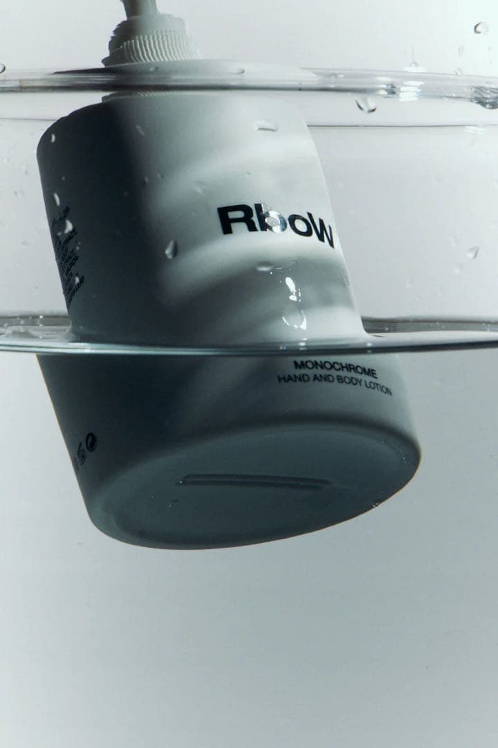 [RboW アールボウ ] ハンド＆ボディローション モノクローム 300mL