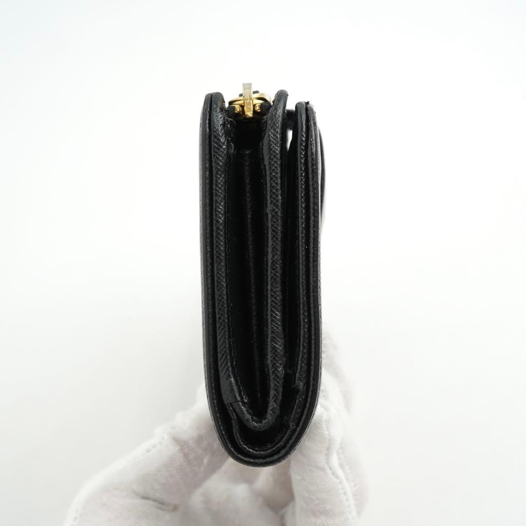 ✨極上美品✨　プラダ　二つ折り　サフィアーノレザー　メタルロゴ　黒　箱付き