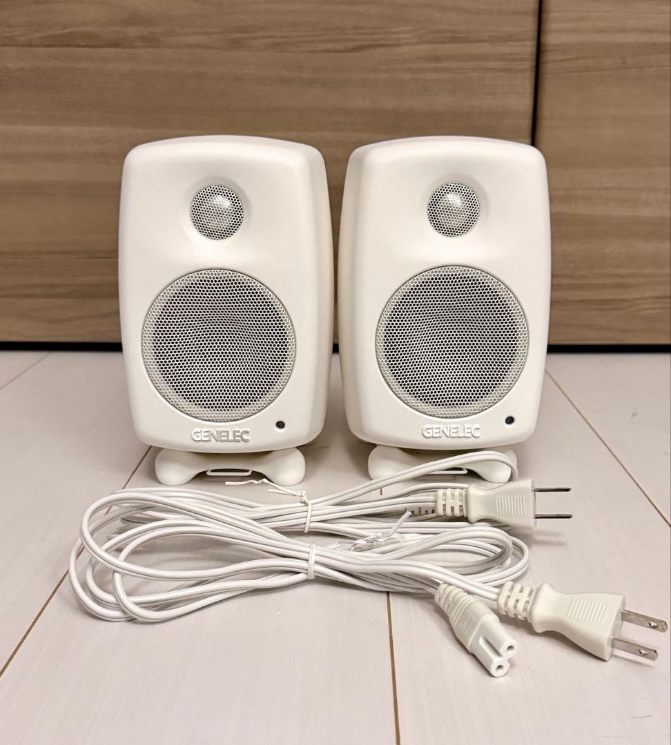 超美品 GENELEC G1 G-One ホワイト 8010 モニタースピーカー