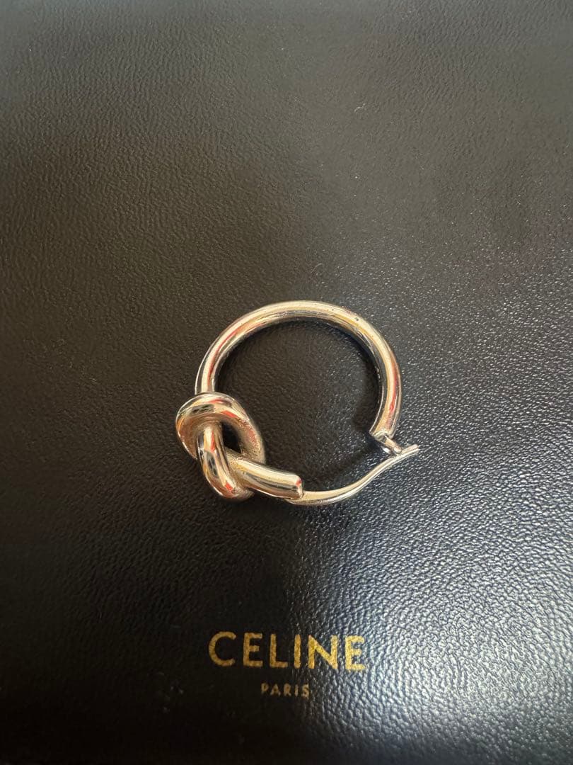 CELINEピアス片耳