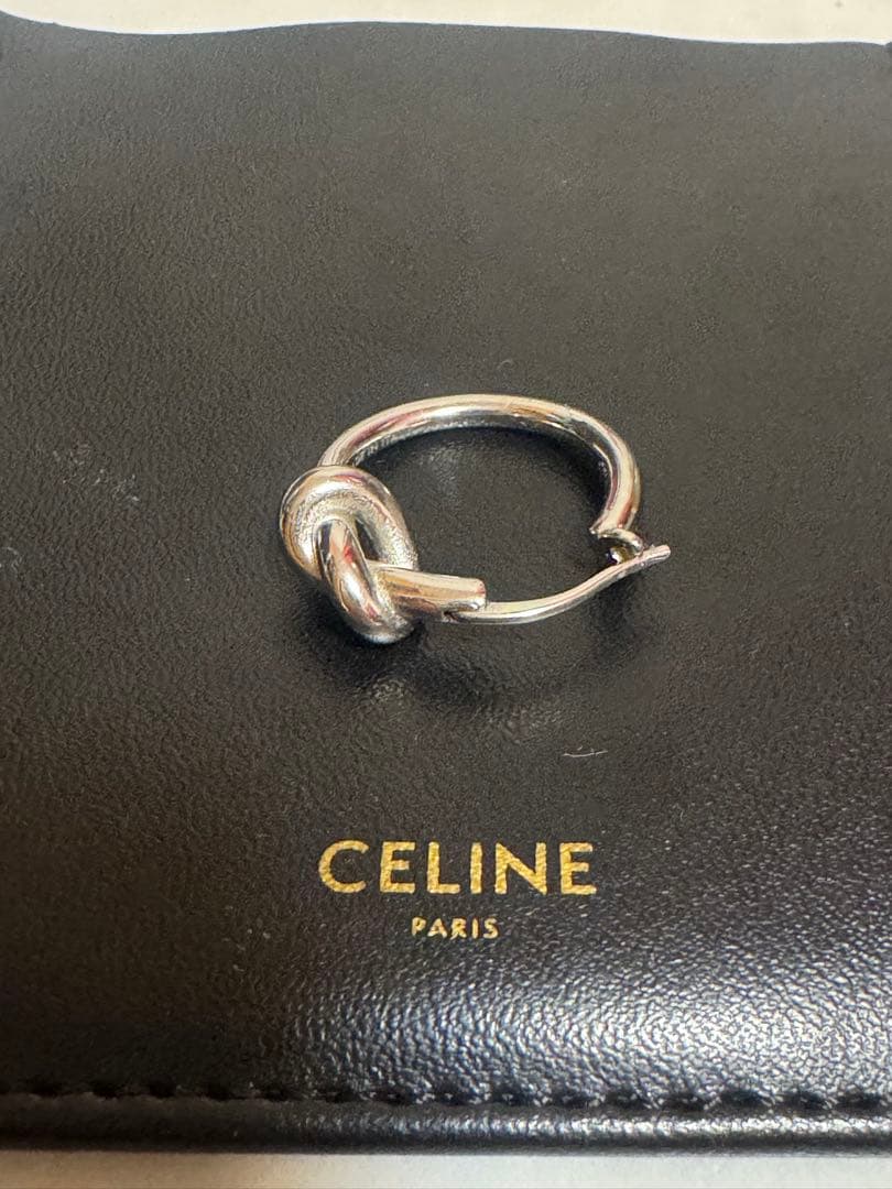 CELINEピアス片耳