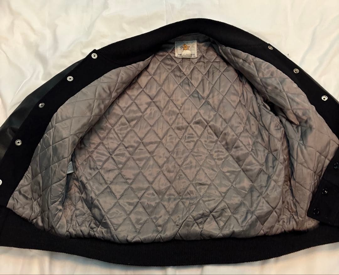 マニア向け USA製 70s白タグ ゴールデンベア レザー スタジャン