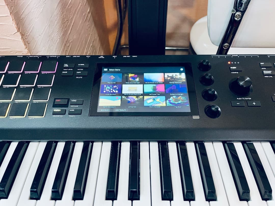 希少 AKAI MPC Key 61 生産完了品 即発送 サンプラー シンセ ②