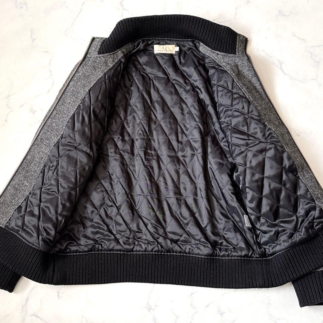 【FRED PERRY】ウールキルティングジャケット　刺繍ロゴ　ハイネック　L