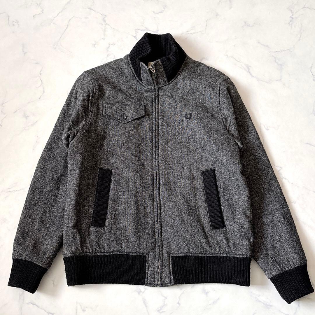 【FRED PERRY】ウールキルティングジャケット　刺繍ロゴ　ハイネック　L