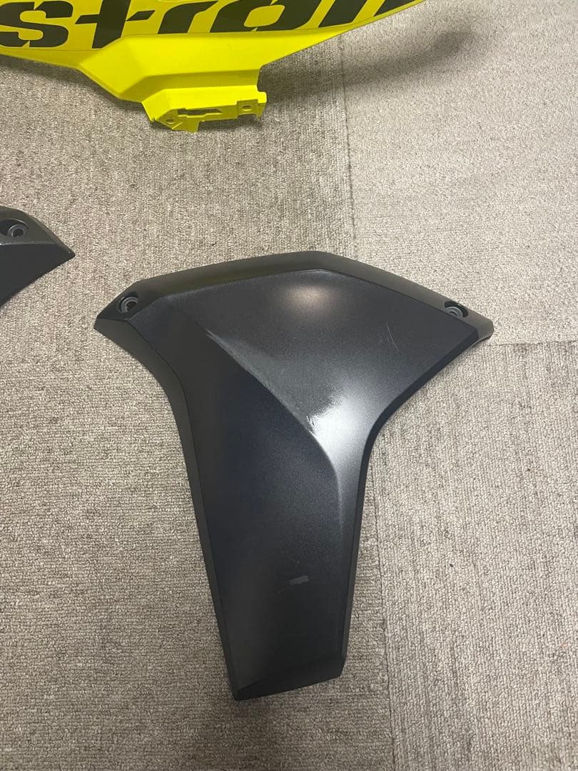 Vストローム250 カウルセット イエロー