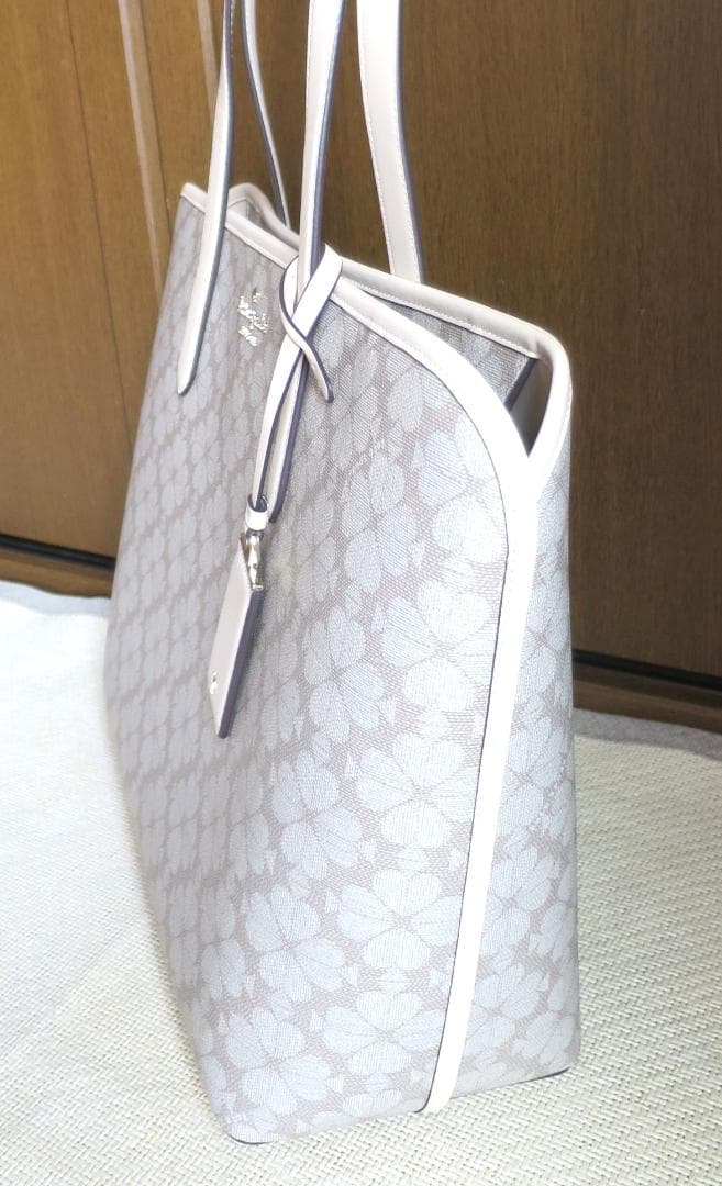 美品ケイトスペード　スペード フラワーコーテッド キャンバストート　ラージ肩掛け