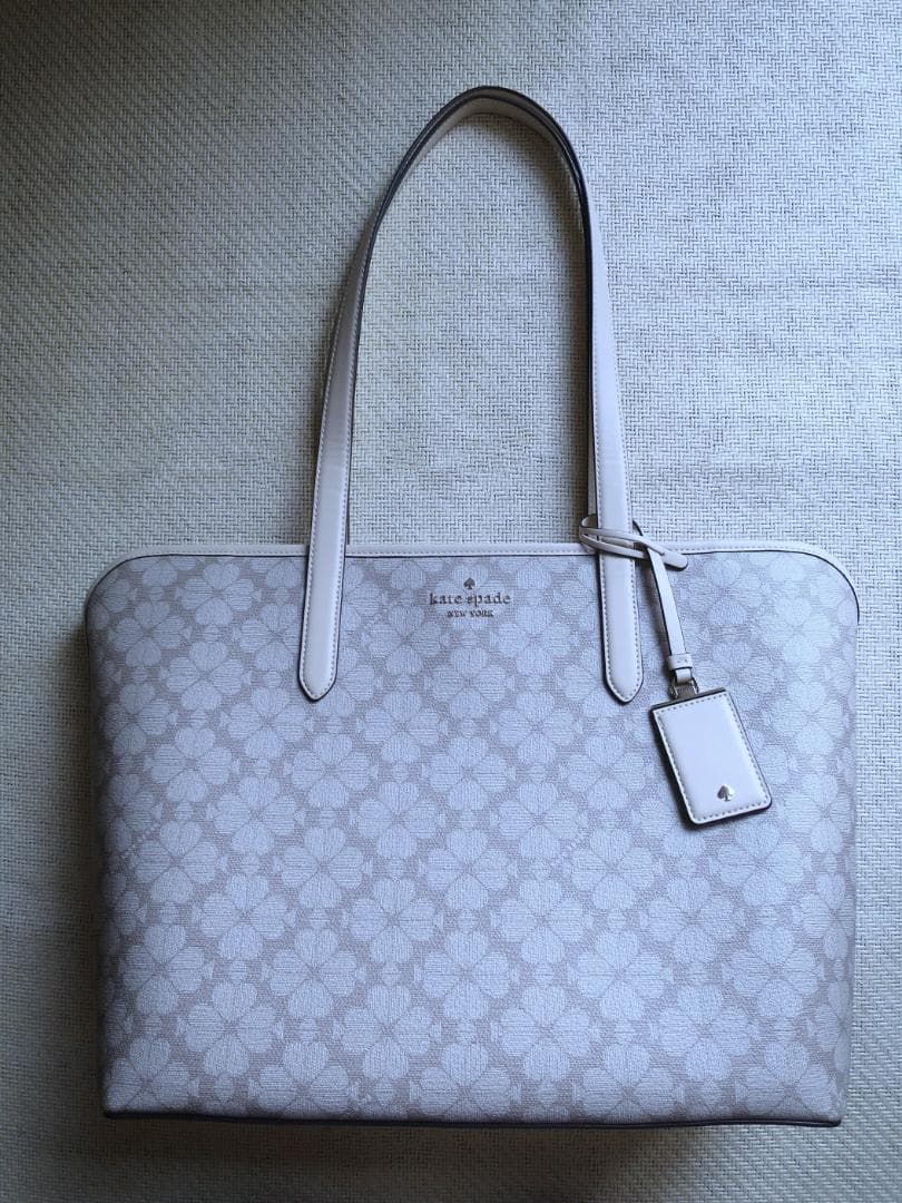 美品ケイトスペード　スペード フラワーコーテッド キャンバストート　ラージ肩掛け