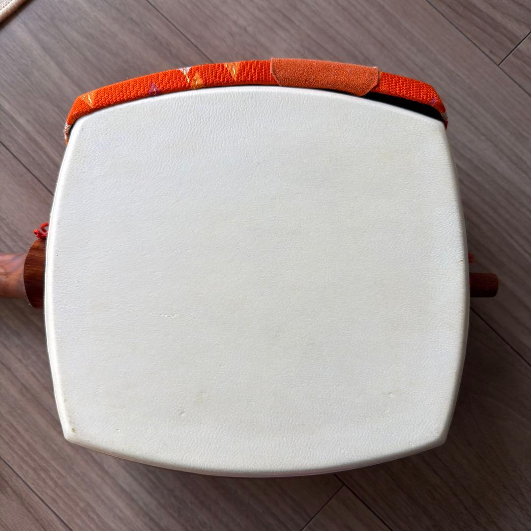 三味線本体 白とオレンジ