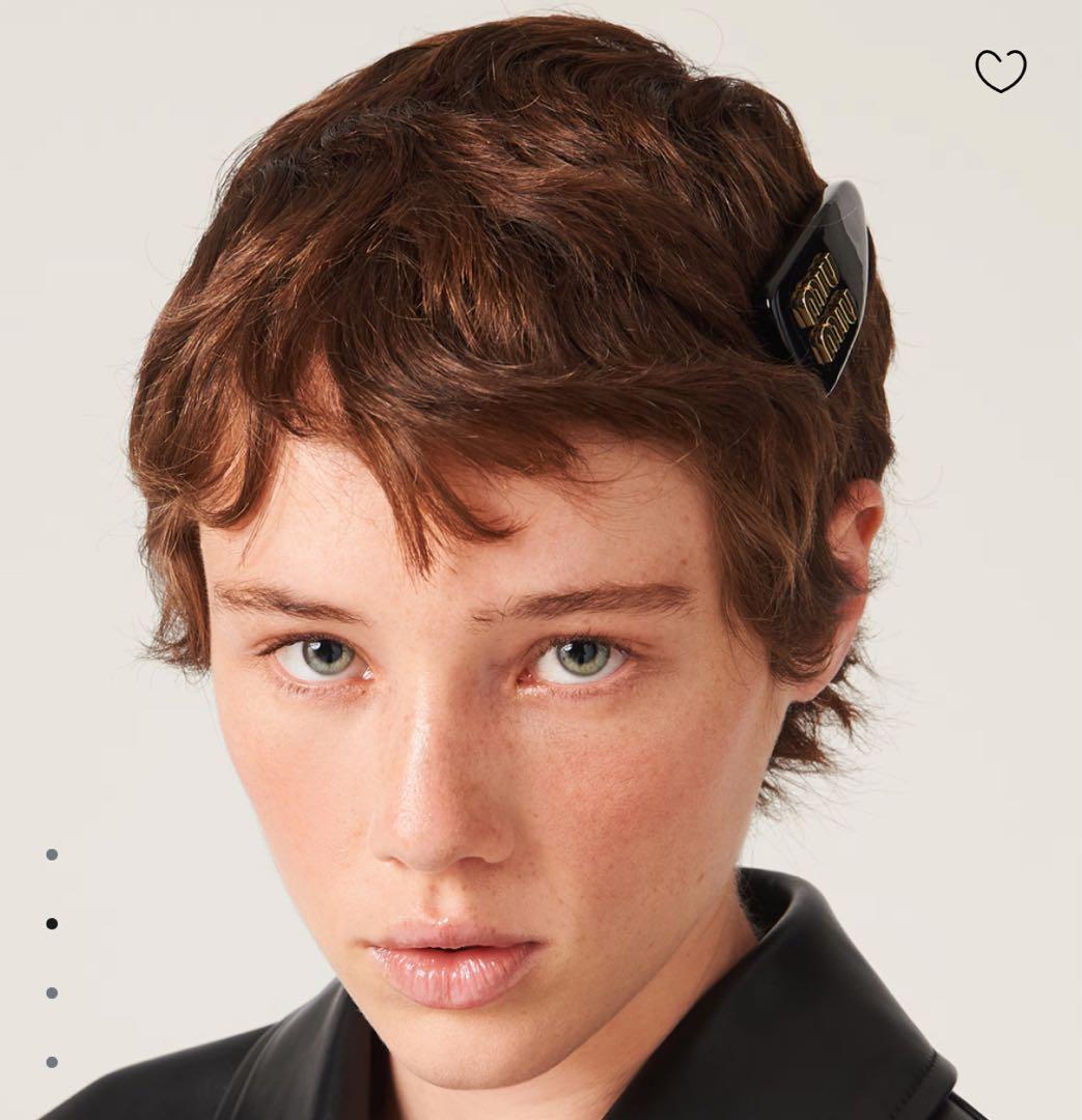 MIUMIU ミュウミュウ ヘアクリップ バレッタ パテント 黒 箱付き