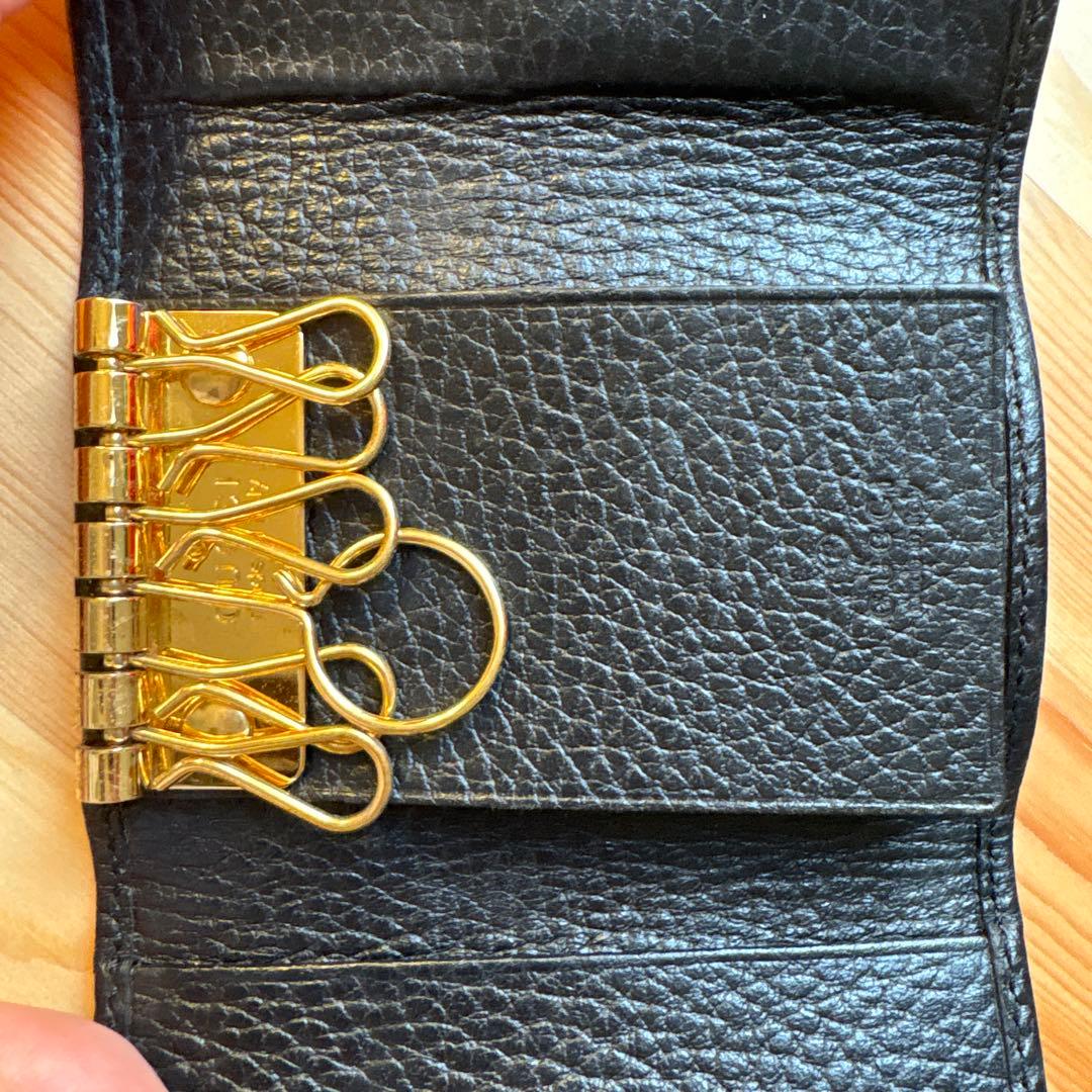 グッチ　レザーブラックキーケース