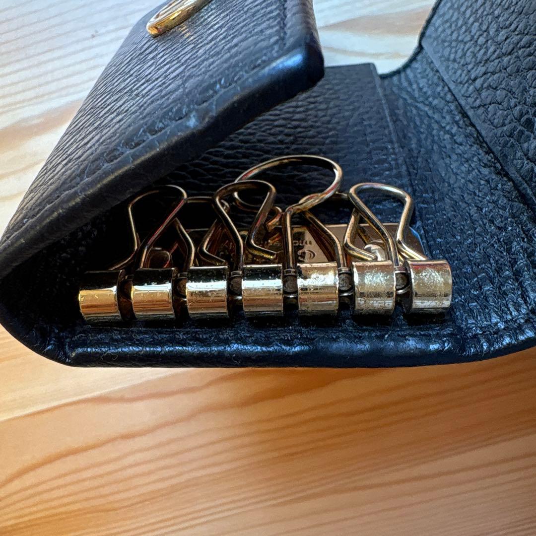 グッチ　レザーブラックキーケース