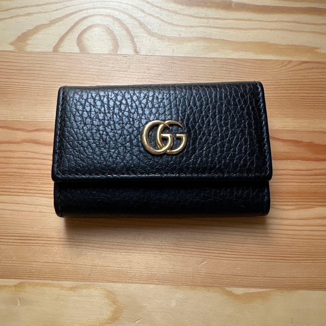 グッチ　レザーブラックキーケース