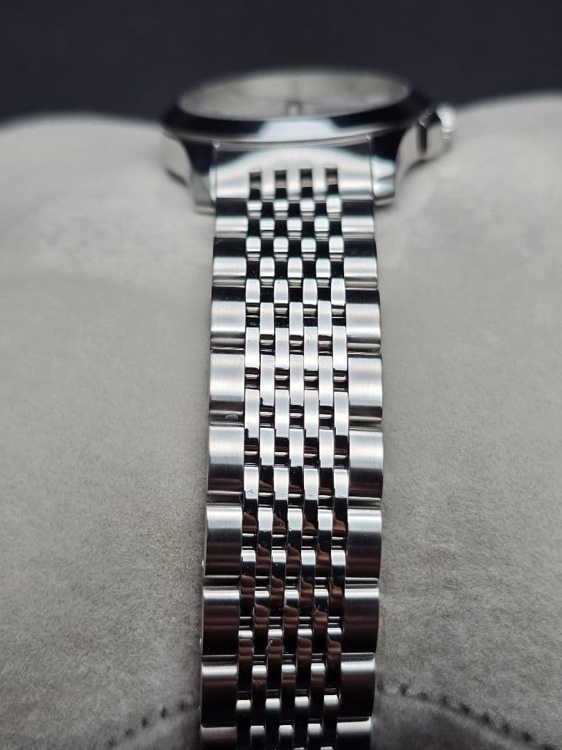 研磨済 電池交換済 126.5 GUCCI グッチ 9連ブレス シルバー 箱有