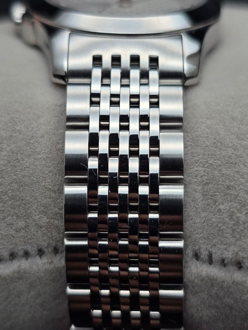 研磨済 電池交換済 126.5 GUCCI グッチ 9連ブレス シルバー 箱有