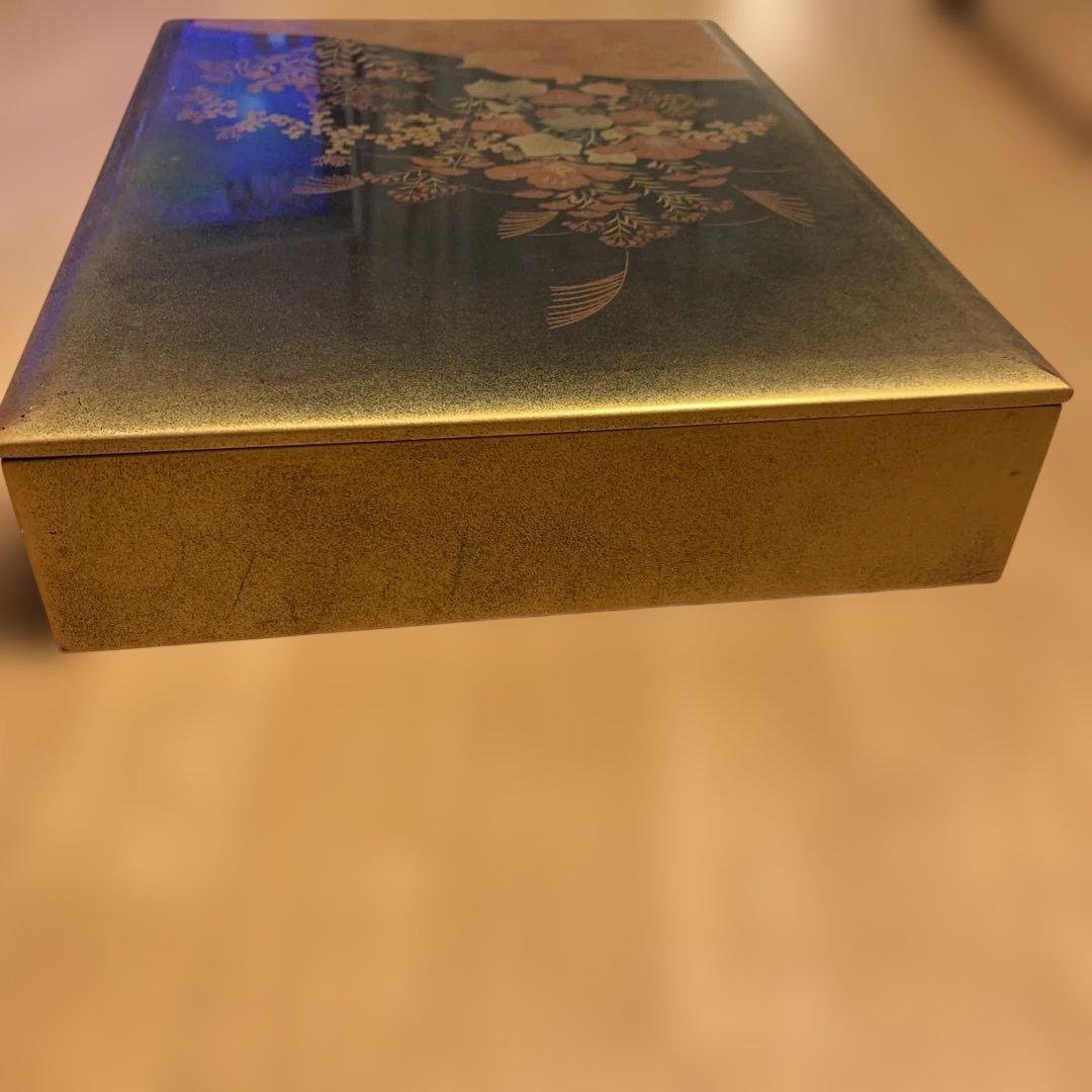 漆器重箱 花と鳥のデザイン