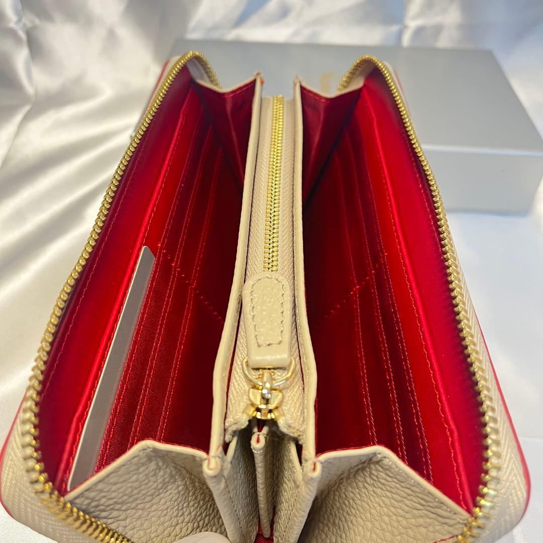 新品 Vivienne Westwood ベージュ赤内装 長財布