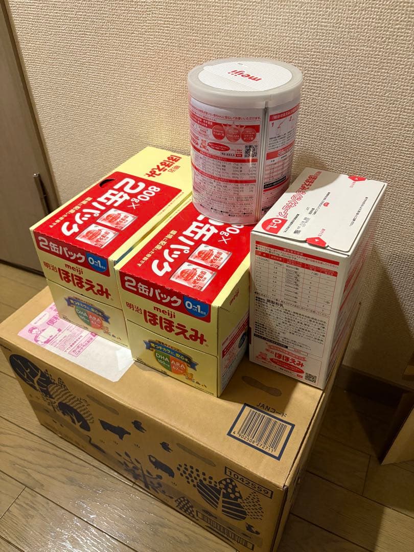 ほほえみ粉ミルク 800g缶 ✖︎5、らくらくキューブ30袋＋28袋