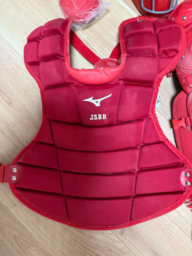 ミズノ キャッチャー防具セット(軟式)レッド