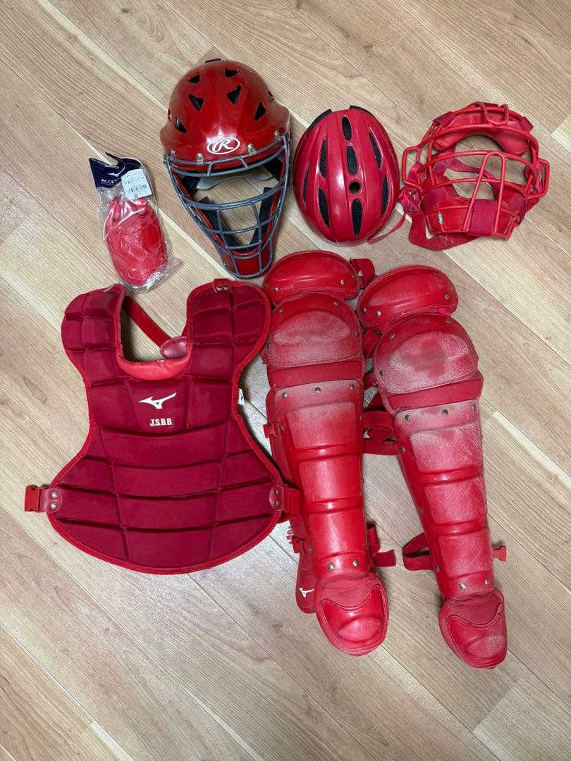 ミズノ キャッチャー防具セット(軟式)レッド