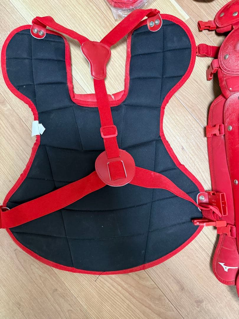 ミズノ キャッチャー防具セット(軟式)レッド