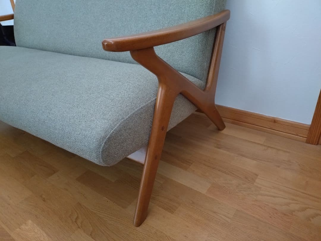 【送料込】East Wood 2.5人掛けソファ (unico)