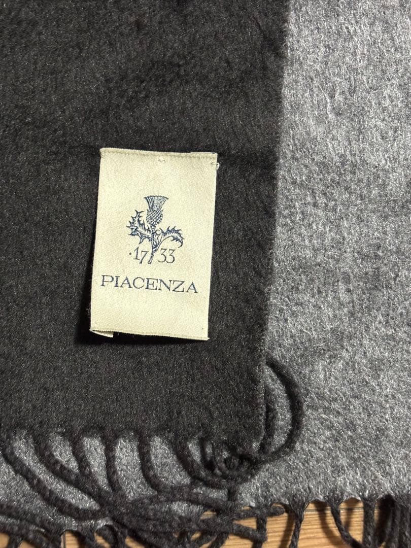 T.O)PIACENZA シルクカシミヤマフラー 黒/グレー