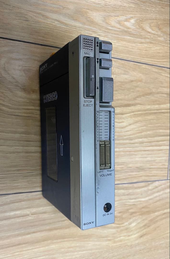 初代ウォークマン　SONY