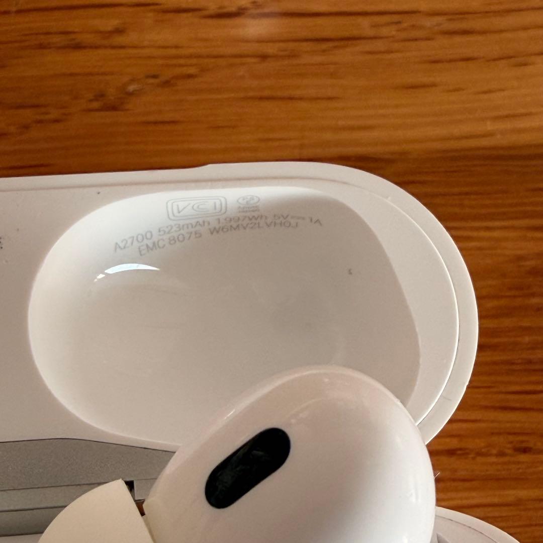 【美品】Apple AirPods Pro 2 本体 ホワイト 付属品付き