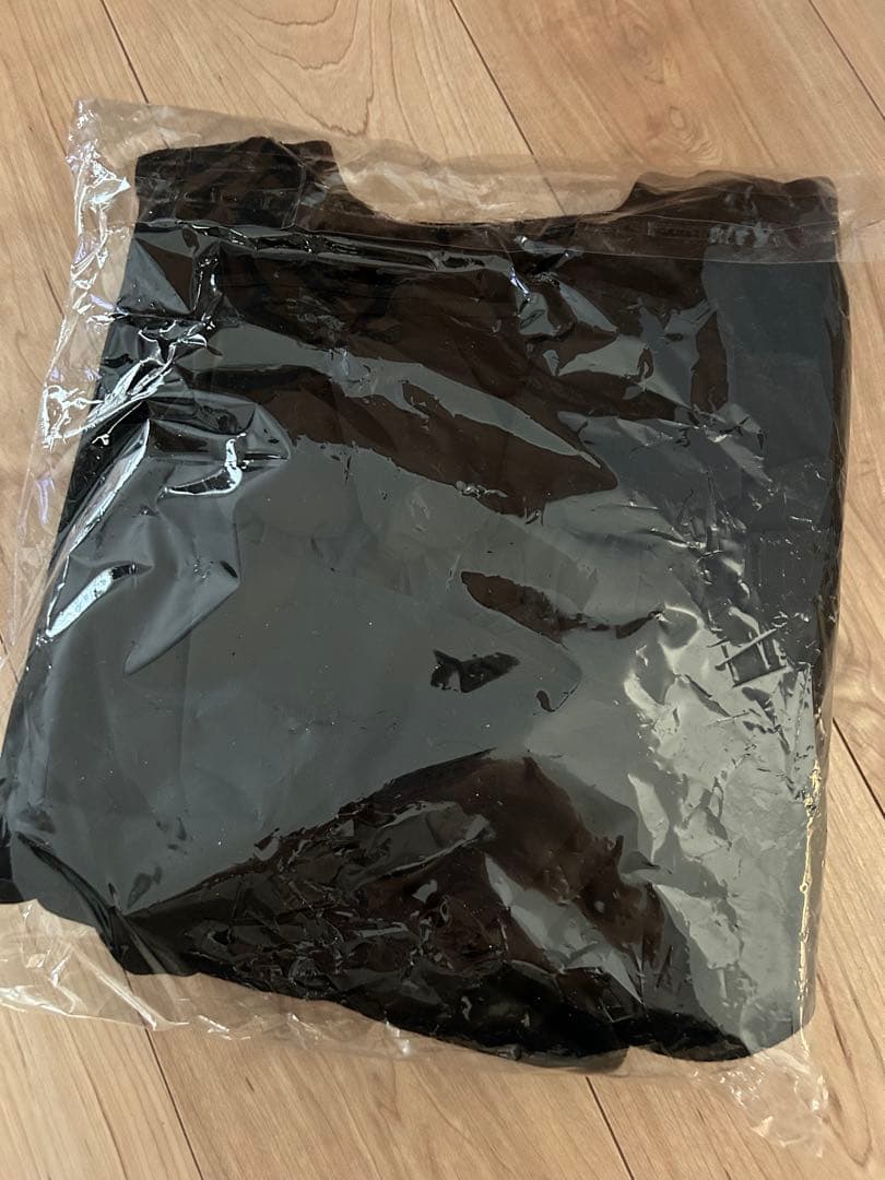 ☆新品未着用☆THREE SQUARE モチモチフリルプルオーバー　ブラック