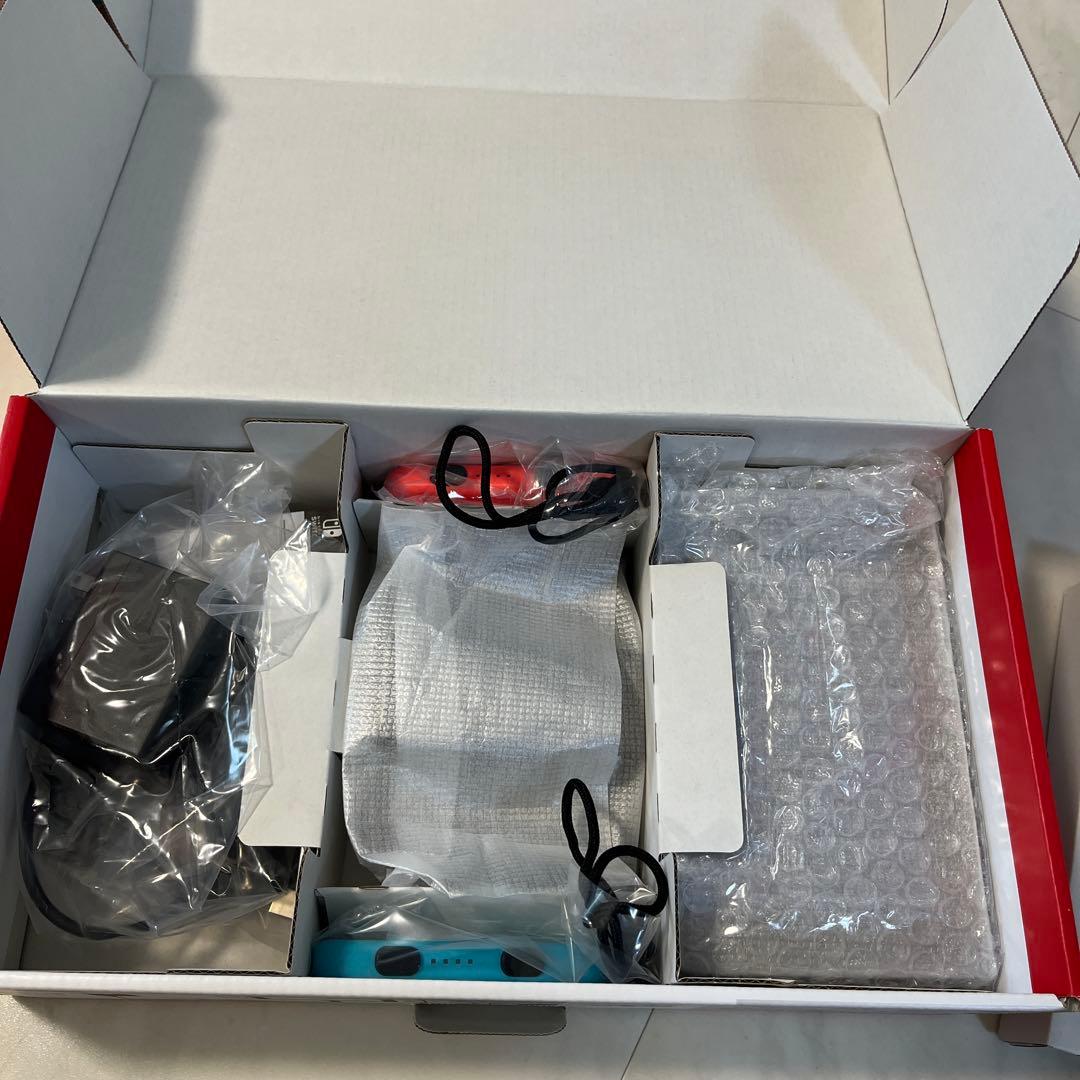 Nintendo Switch 本体 Joy-Con付き　A