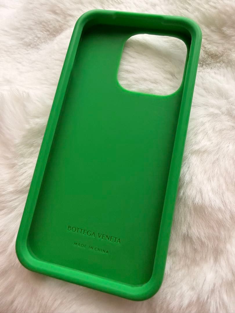 BOTTEGA VENETA グリーン iPhone14proケース
