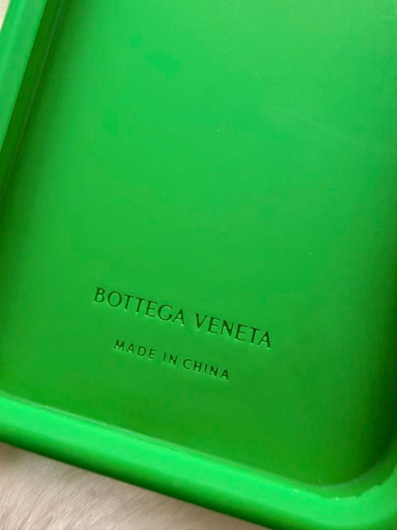 BOTTEGA VENETA グリーン iPhone14proケース