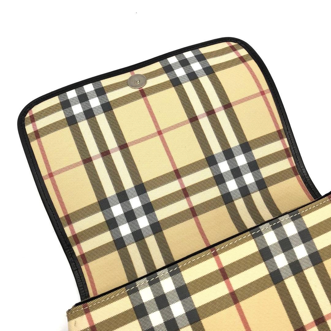 ✨極希少✨バーバリー ショルダーバッグ ノバチェック チャーム PVC レザー