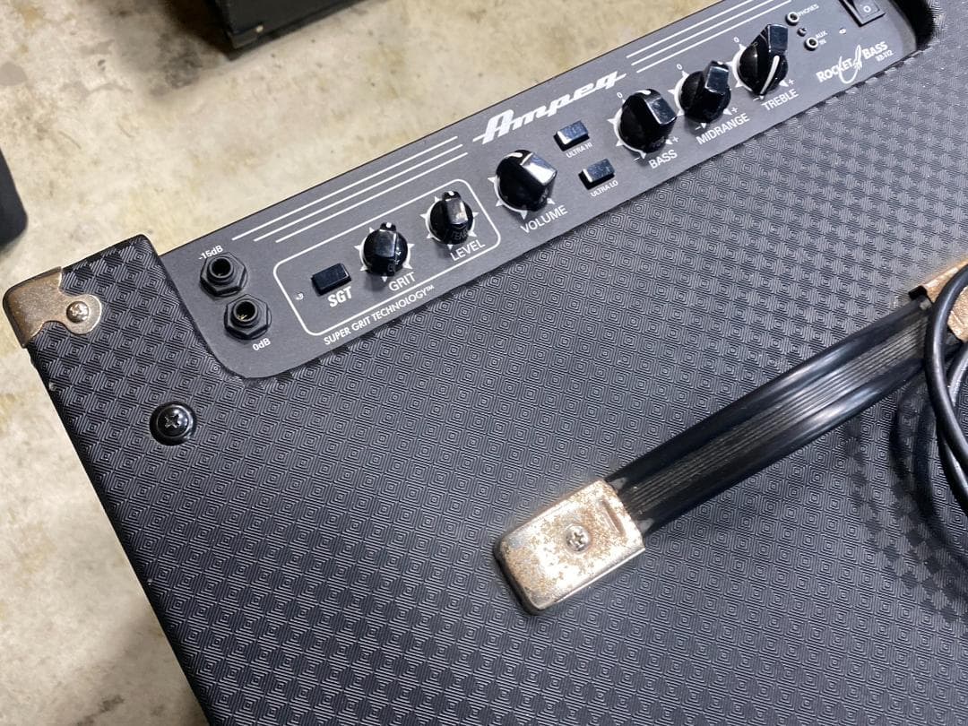 AMPEG Rocket Bass RB-112　ベースアンプ