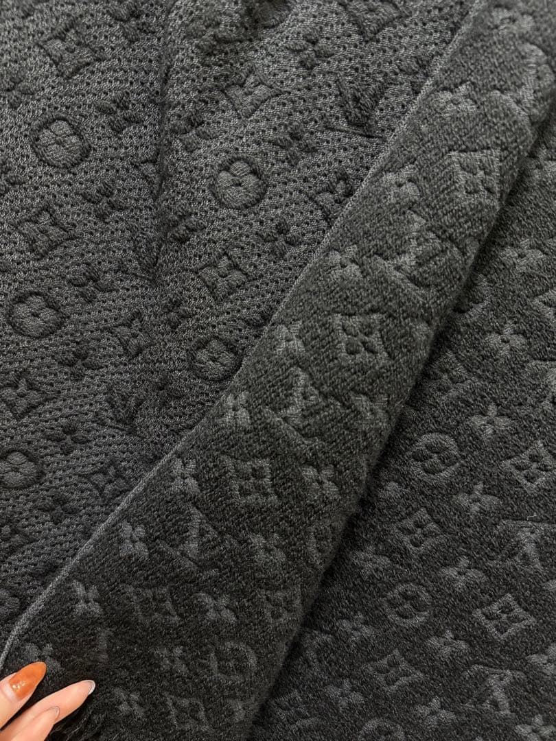 【超美品】LOUIS VUITTON ウール100% マフラー リバーシブル