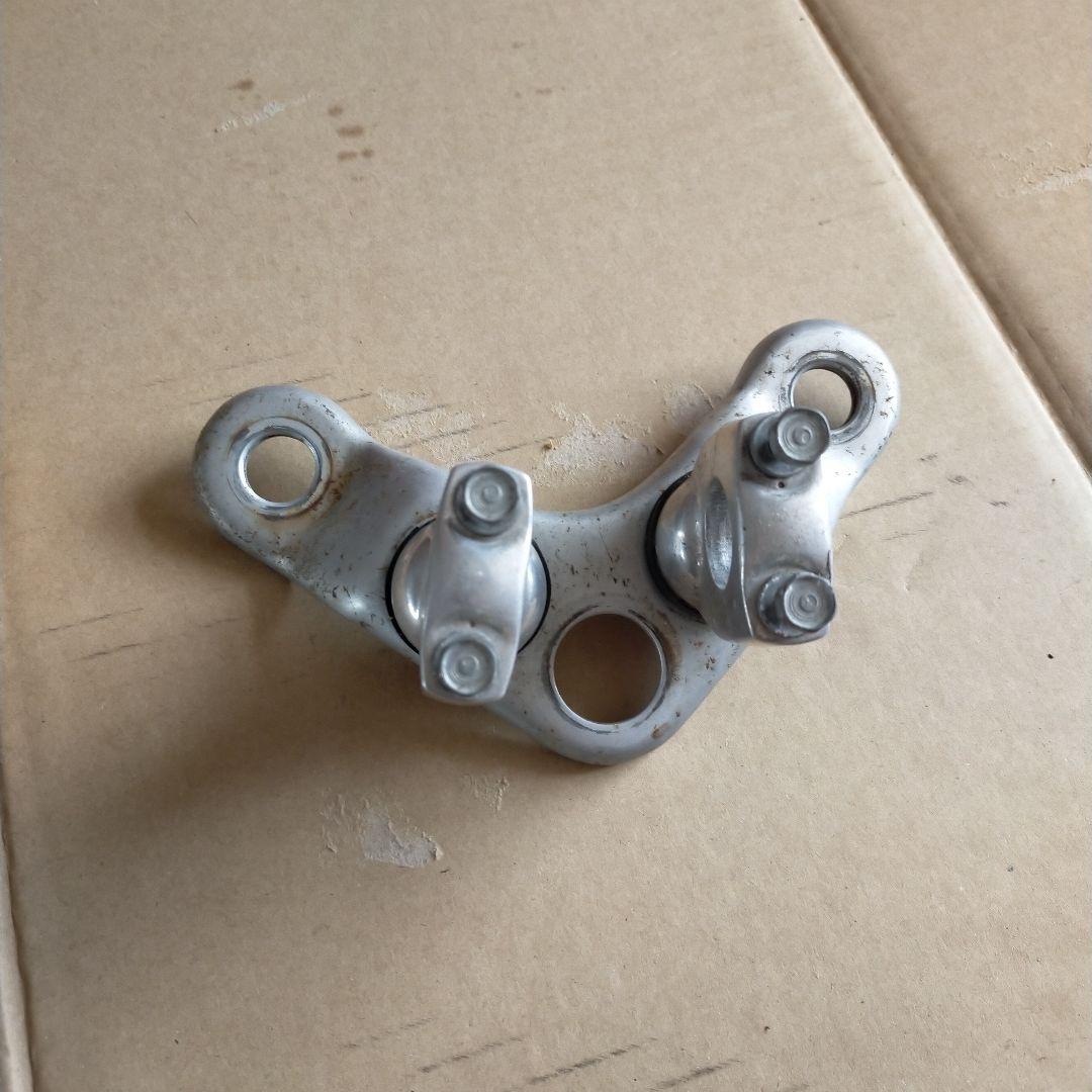 ホンダCD50 フロントフォーク　トップブリッジ