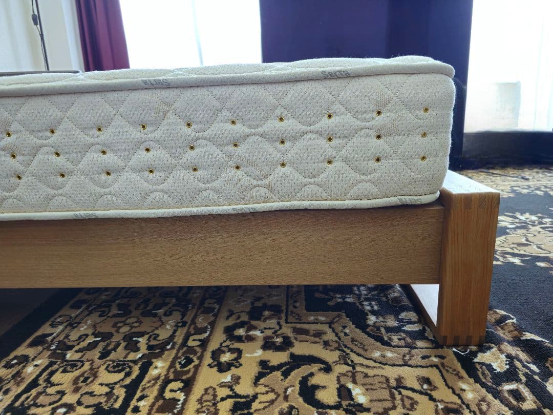 【今週末まで限定！】 サータ セミダブルマットレス ＆ センベラ ベッドフレーム